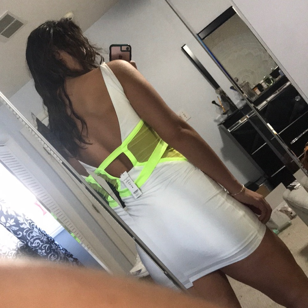 Dress - Picture 4 of 6